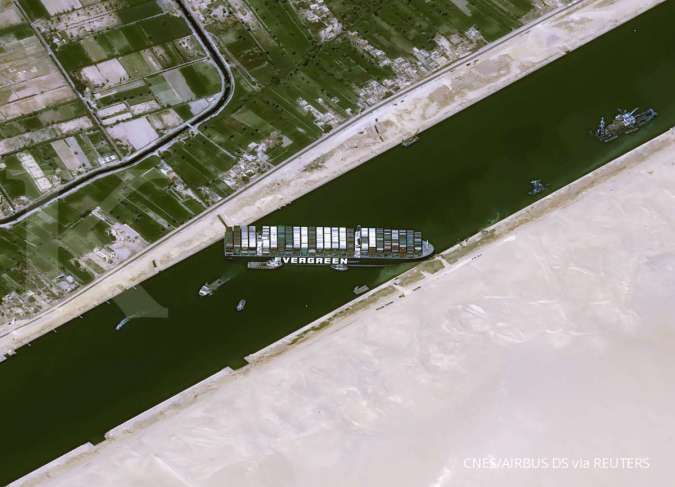 Ada Kapal Terjebak di Terusan Suez, Ekspor Kayu dan Nikel Indonesia Terhambat