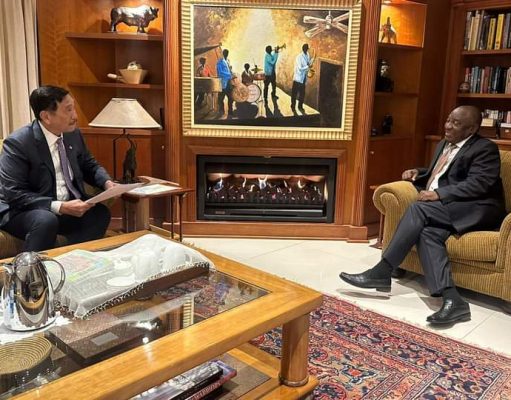 Luhut Ajak Pengusaha Tambang Mineral Bahan Baku Kendaraan Listrik Afrika Jalin Kerja Sama