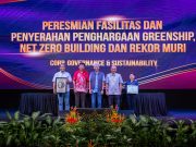 Terapkan ESG, United Tractors Raih Rekor MURI dan Sertifikat Paltinum dari GBCI