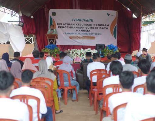 Vale Latih Masyarakat Blok Tanamalia Menjadi Operator Ekskavator dan Dump Truck