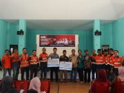 Ceria Beri Beasiswa dan Apresiasi Guru Honorer Rp154 Juta Lebih