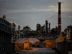 Hengjaya Mineralindo Raih Nilai Keberlanjutan Terbaik di Sektor Tambang Nikel Ilustrasi indsutri nikel. (Foto: Freepik.com)