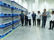 HLI akan Produksi Massal Baterai Kendaraan Listrik pada April 2024 Tina Talisa saat meninjau pabrik HLI.