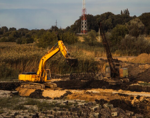 Seriusi Bisnis Nikel, Harum Energy Kerja Sama dengan Eternal Tsingshan Ilustrasi kawasan tambang nikel. (freepik.com)