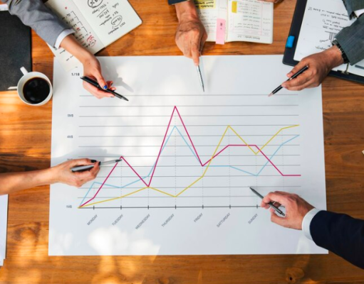 Kembali Alami Penurunan, Harga Nikel Gagal Sentuh Level Angka US$20.000 Ilustrasi grafik kenaikan dan penurunan harga nikel. (Freepik.com)