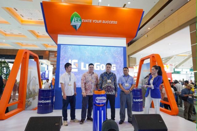 Direktur Operational, Daniel Prayoga. Head Department of Strategic Product, Andy Qin. Sales Manager, Agung Prakosa. (Dok. LiuGong) Direktur Operational, Daniel Prayoga. Head Department of Strategic Product, Andy Qin. Sales Manager, Agung Prakosa. (Dok. LiuGong)