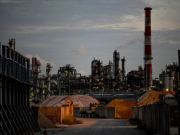 PT Vale Kerja Sama dengan Ford dan Huayou, Bangun Smelter Nikel Berstandar ESG Ilustrasi smelter nikel High-Pressure Acid Leaching (HPAL). (Freepik.com)