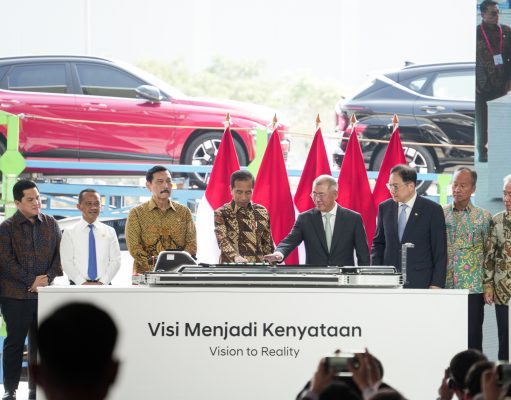 Menteri Bahlil Yakin Indonesia Jadi Pemain Global Ekosistem Baterai Mobil Listrik