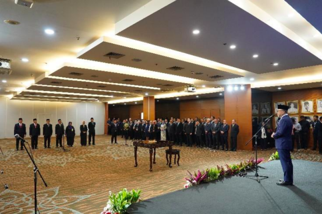 Menteri Perdagangan Zulkifli Hasan melantik tujuh Pimpinan Tinggi Madya Kementerian Perdagangan dan satu Inspektur Jenderal Kepolisian RI sebagai Pejabat Struktural Eselon I Kemendag. (Dok. Kemendag)