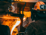 Indonesia Kembali Bujuk BASF Sebagai Salah Satu Investor Eropa untuk Hilirisasi Nikel Ilustrasi hilirisasi nikel. (Freepik.com)