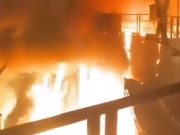 Tungku Smelter PT LSI Morowali Bocor, Begini Kronologinya Lelehan api panas yang meluap dari bocornya tungku smelter PT Lestari Smelter Indonesia (LSI). (Foto: tangkapan layar video warga)