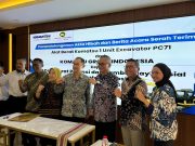 Laksanakan Program Penanggulangan Bencana, KI dan UT Serahkan Excavator ke Kemensos