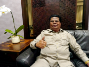 Coaching Clinic Reklamasi dan Pascatambang, Pelaku Usaha Sampaikan Keluhan Direktur Utama PT Adhi Kartiko Pratama, Ense Da Cunha Solapung. (Foto: Lili Handayani/nikel.co.id)