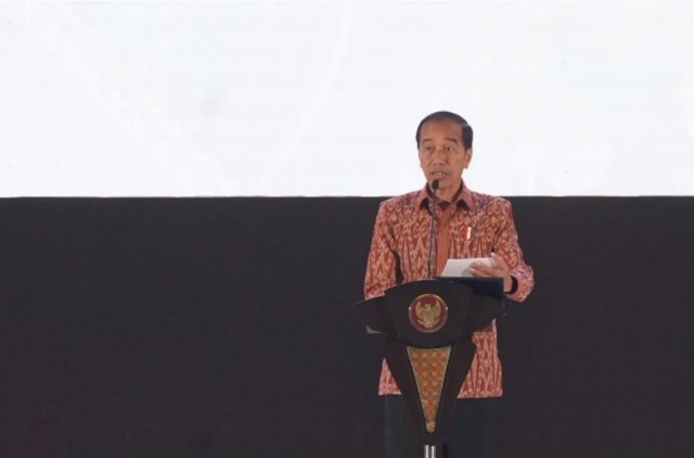 membuka Trade Expo Indonesia (TEI) Ke-39 di Indonesia Convention Exhibition (ICE).