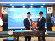 Serah Terima Jabatan Menteri Perdagangan, Zulkifli Hasan kepada Budi Santoso Serah terima jabatan Menteri Perdagangan (Mendag) dari Zulkifli Hasan kepada Budi Santoso.