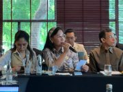 APNI Sampaikan Sudah Ada Smelter yang Gunakan Teknologi OESBF Sekretaris Umum Asosiasi Penambang Nikel Indonesia (Sekum APNI), Meidy Katrin Lengkey saat menyampaikan paparan dalam Focus Group Discussion (FGD) Industry Outlook & Collaboration 'Hilirisasi bersama Perusahaan Listrik Negara (PLN). (Dok. APNI)