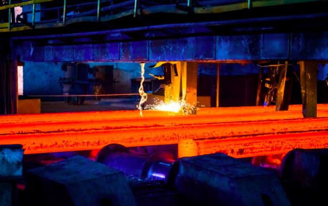 Ilustrasi smelter nikel. (freepik.com)