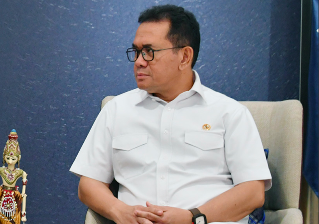 Menteri Perdagangan, Budi Santoso menerbitkan dua Peraturan Menteri Perdagangan (Permendag) yang mengatur penyesuaian dalam ekspor komoditas pertambangan dan kehutanan. (Dok. Kemendag) Menteri Perdagangan, Budi Santoso menerbitkan dua Peraturan Menteri Perdagangan (Permendag) yang mengatur penyesuaian dalam ekspor komoditas pertambangan dan kehutanan. (Dok. Kemendag)