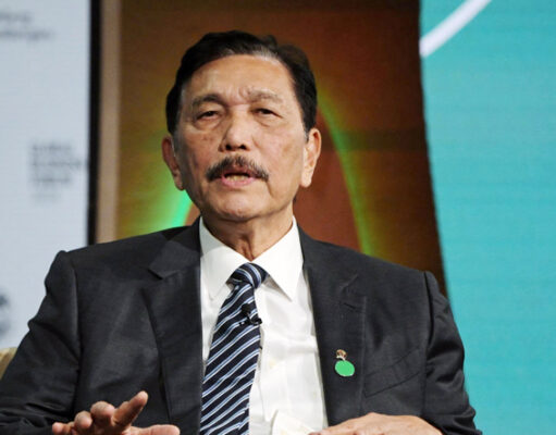 Polemik Bandara IMIP, Luhut Ungkap Peran Kunci dalam Hilirisasi dan Masuknya Investor Tiongkok
