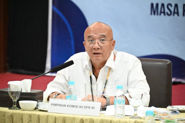 Dony Maryadi Oekon, Wakil Ketua Komisi XII foto humas dpr