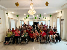 Hangatnya Kepedulian di Tengah Rintik Hujan, APNI Charity Hadirkan Senyum di Panti Werdha Wisma Mulia