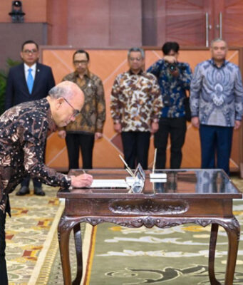 Menkeu Purbaya Resmi Lantik Robert Leonard Marbun sebagai Sekjen Kemenkeu