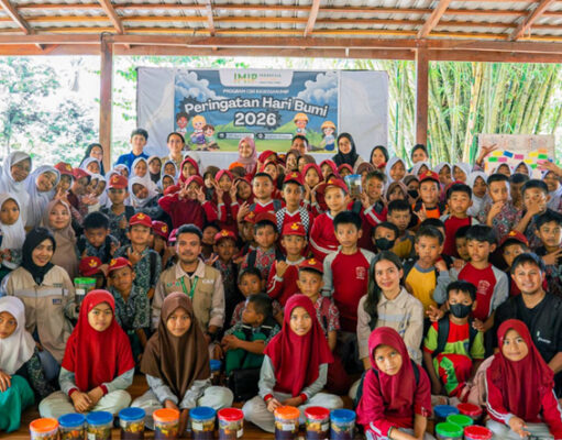 Peringati Hari Bumi, Huayue dan IMIP Edukasi Eco-Enzyme kepada Siswa SD
