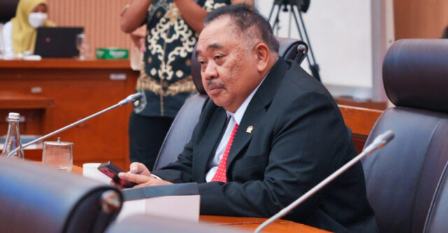 Ateng Sutisna, komisi 12 foto dok pks
