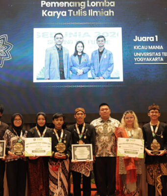 Tawarkan Alga Jadi Solusi Emisi Industri, UTY Juara LKTI Nasional IMIP 2026