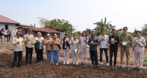 Huayue Salurkan Bantuan Sarana Pertanian untuk Petani di Tiga Desa Morowali