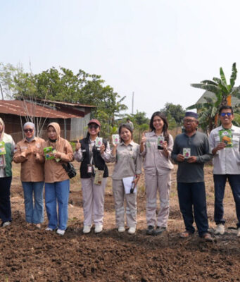 Huayue Salurkan Bantuan Sarana Pertanian untuk Petani di Tiga Desa Morowali