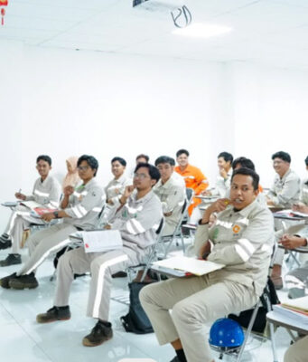 Penerjemah Kuatkan Komunikasi Antarbudaya, Ciptakan Kerja Produktif dan Kolaboratif di IMIP