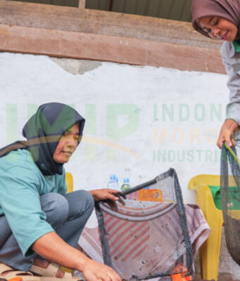 Kelompok Tani Binaan IMIP Olah Sampah Organik Jadi Bernilai