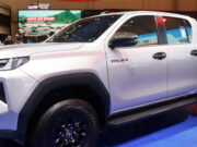 Kuasai 70% Pasar Kendaraan Tambang, Toyota Pamerkan Hilux Diesel dan BEV di GIIAS 2026