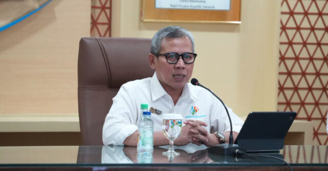 Ateng Hartono, BPS