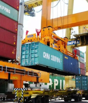 Nikel dan Hasil Pertanian Dongkrak Arus Peti Kemas Makassar New Port hingga 24%