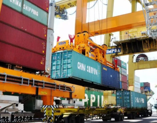 Nikel dan Hasil Pertanian Dongkrak Arus Peti Kemas Makassar New Port hingga 24%