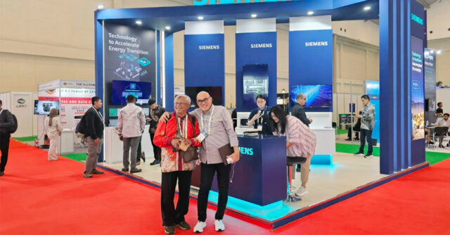 Pak Djoko dan Pak Rudi di Pameran MKI foto Uyun