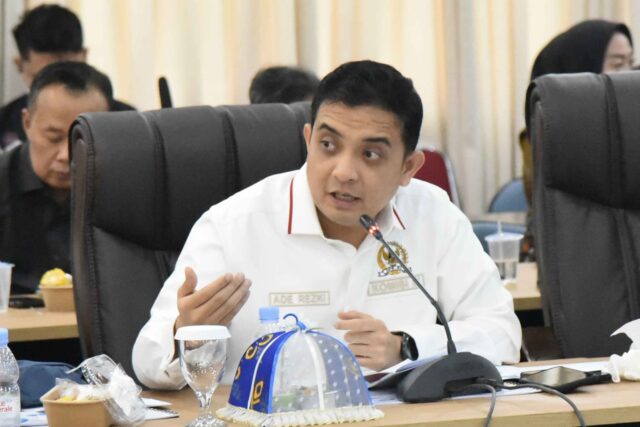Anggota Komisi IX Ade Rezki