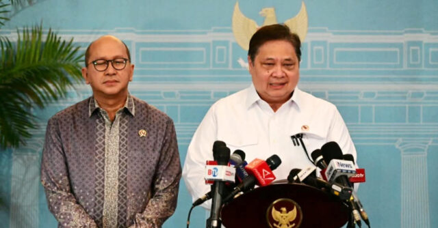 Rosan Roelani dan Airlangga Hartarto - Foto Humas Kemenko Perekonomian.